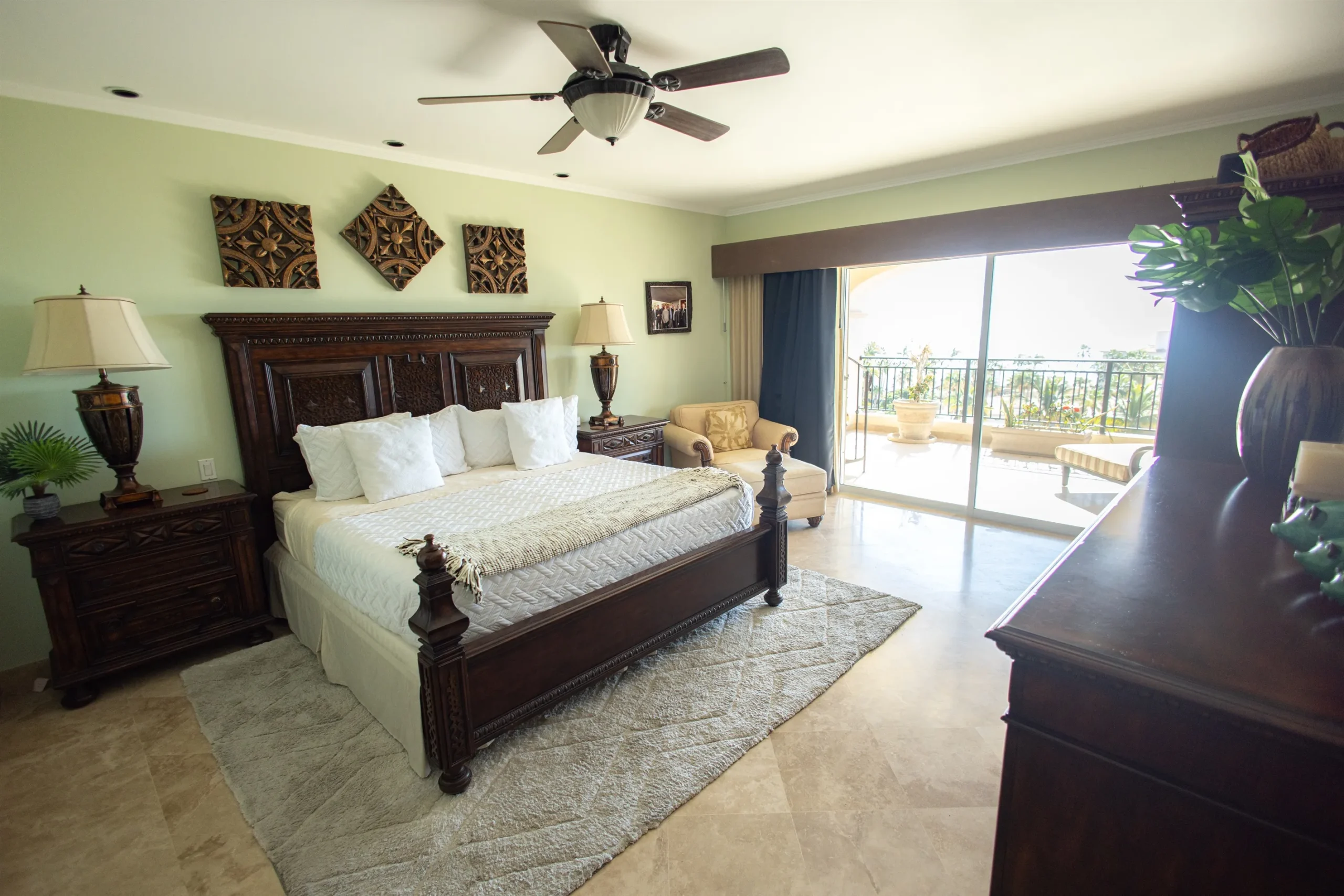 Beachfront Penthouse 11