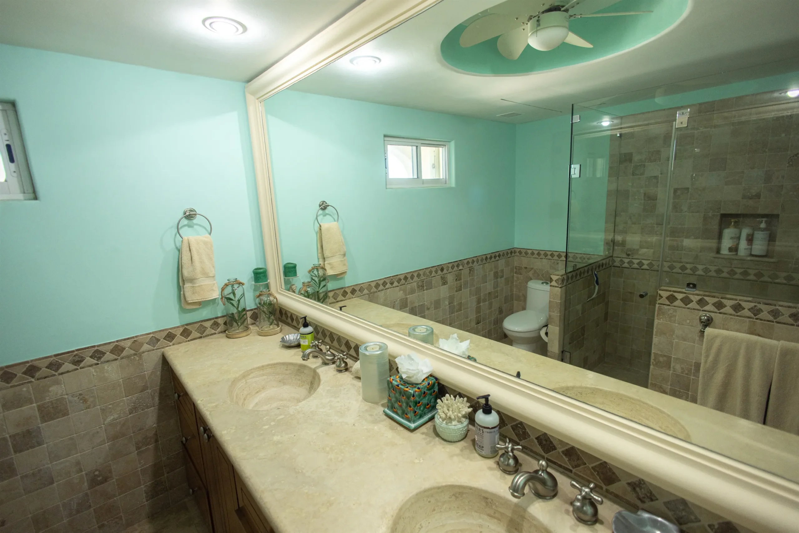 Beachfront Penthouse 13