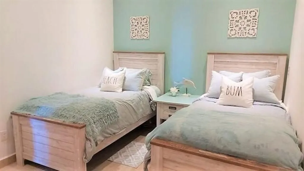 Oceanview Penthouse 11