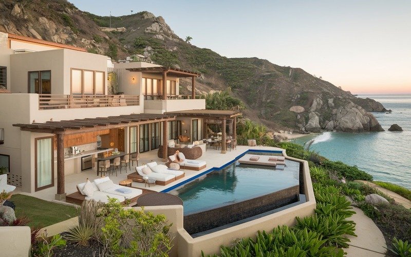 How Much Does It Cost to Vacation in Cabo